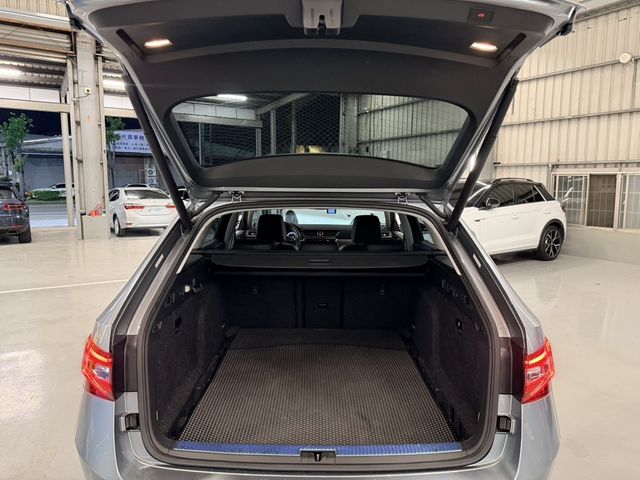 SKODA司科達 SUPERB COMBI  第19張相片