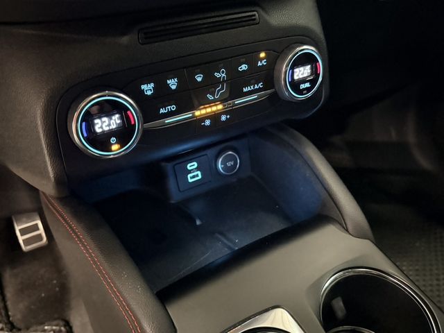FORD福特 KUGA  第12張相片