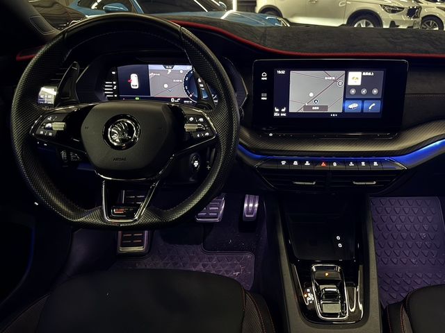 SKODA司科達 OCTAVIA COMBI  第9張相片