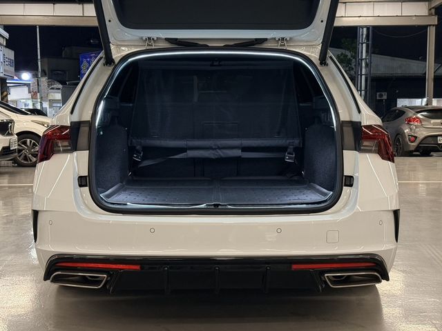 SKODA司科達 OCTAVIA COMBI  第18張相片