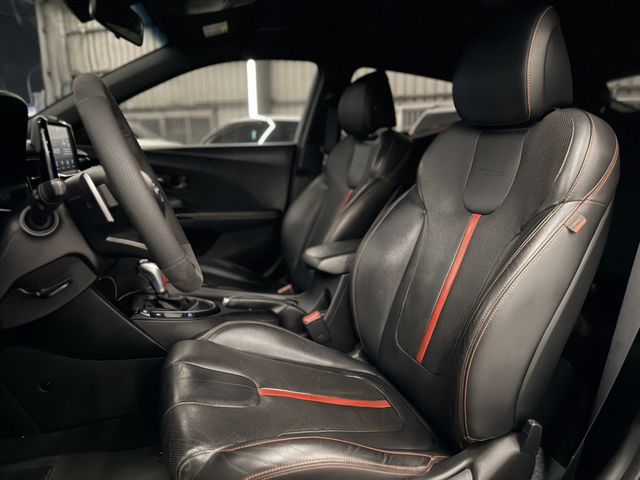 HYUNDAI現代 VELOSTER  第7張相片