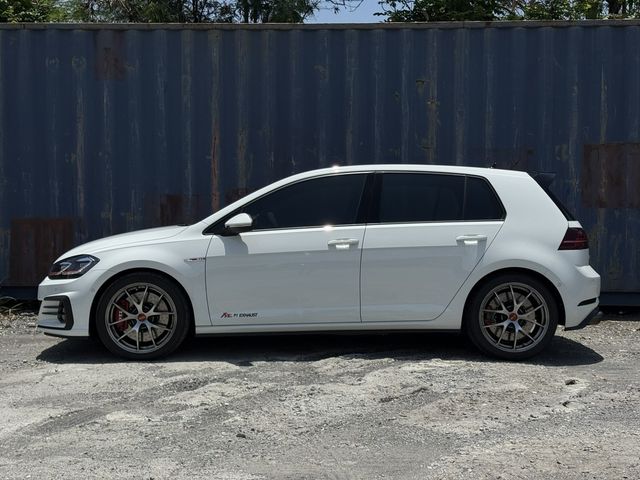 VOLKSWAGEN福斯 GOLF GTI  第5張相片