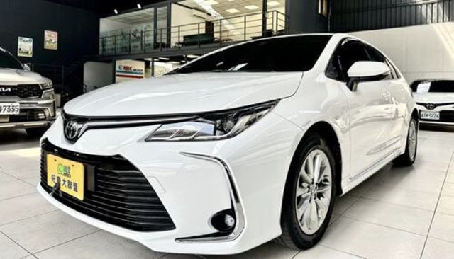 TOYOTA豐田 ALTIS  第1張相片