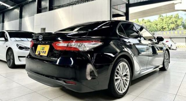 TOYOTA豐田 CAMRY HYBRID  第2張相片