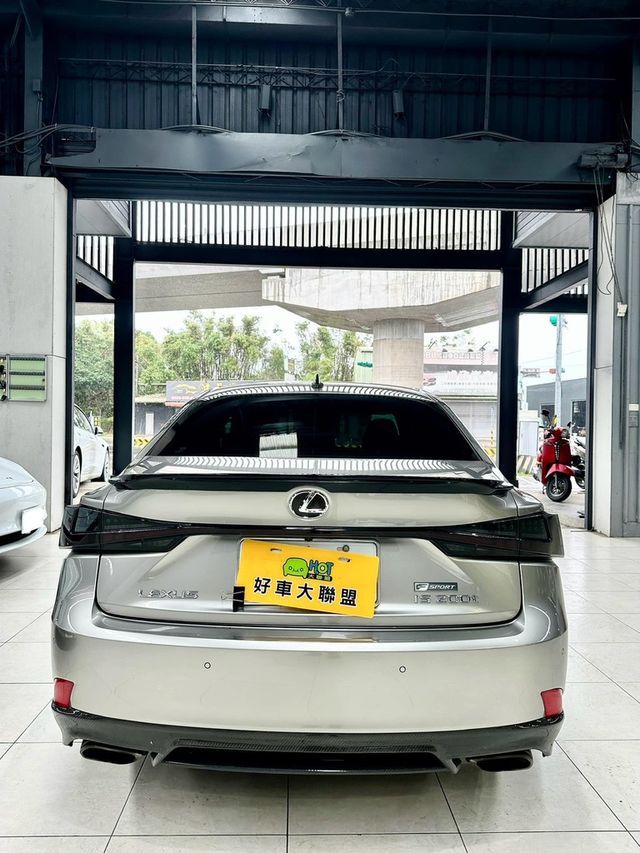 LEXUS凌志 IS200T  第4張相片