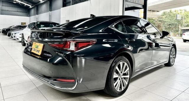 LEXUS凌志 ES300H  第2張相片