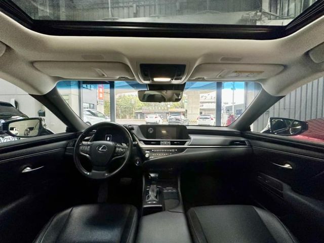LEXUS凌志 ES300H  第5張相片