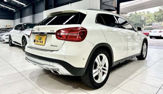 M-BENZ賓士 GLA200  第2張相片