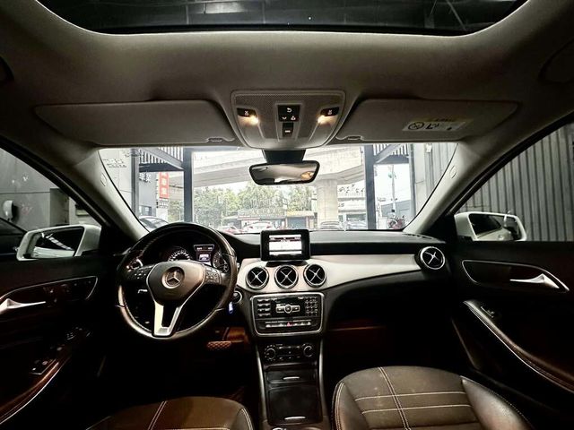 M-BENZ賓士 GLA200  第5張相片