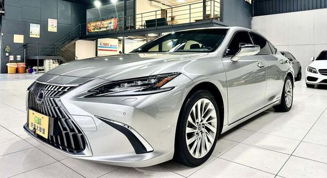 LEXUS凌志 ES300H  第1張相片