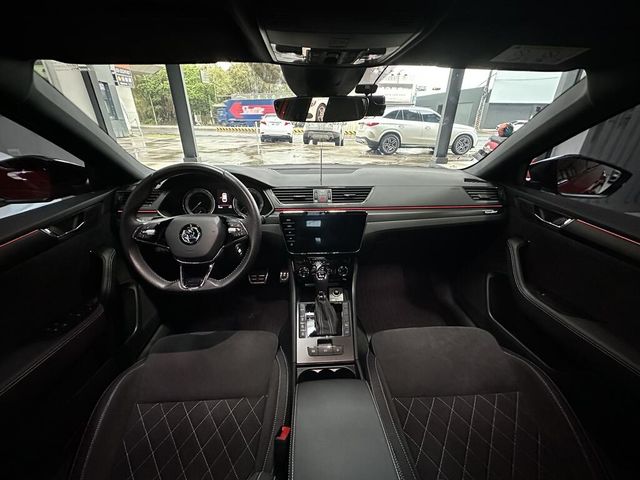 SKODA司科達 SUPERB COMBI  第9張相片