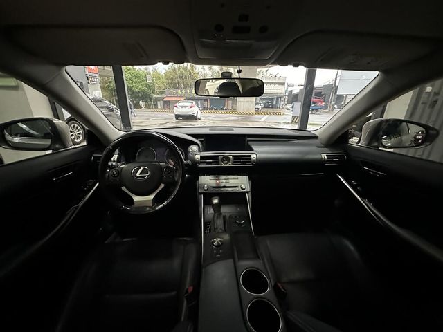 LEXUS凌志 IS200T  第5張相片