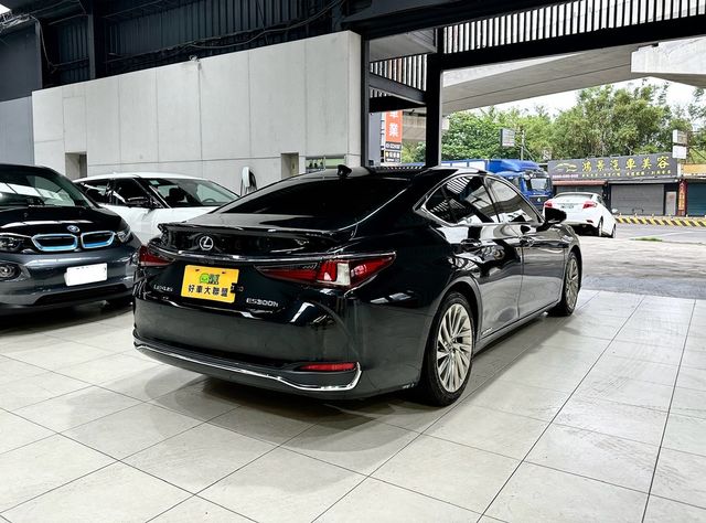 LEXUS凌志 ES300H  第2張相片