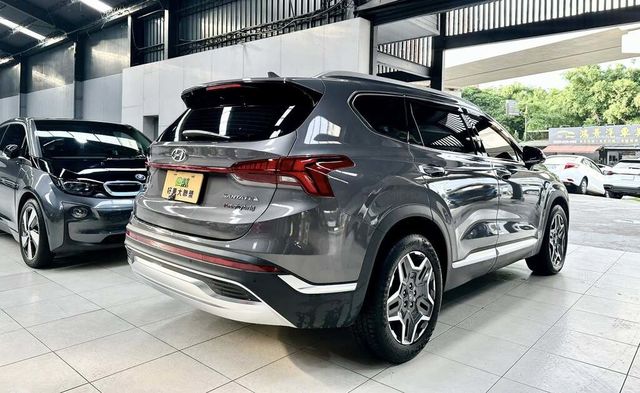 HYUNDAI現代 SANTA FE  第2張相片