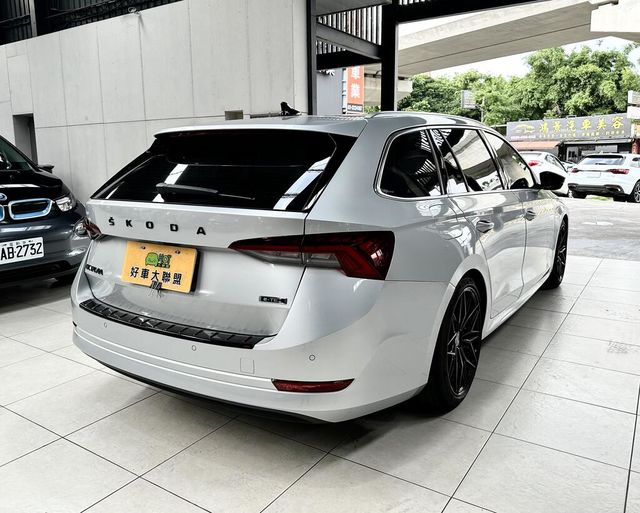 SKODA司科達 OCTAVIA COMBI  第2張相片