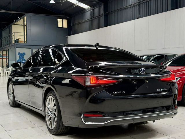 LEXUS凌志 ES300H  第2張相片