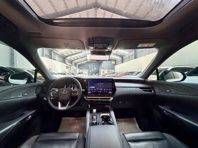 LEXUS凌志 RX450H  第5張相片