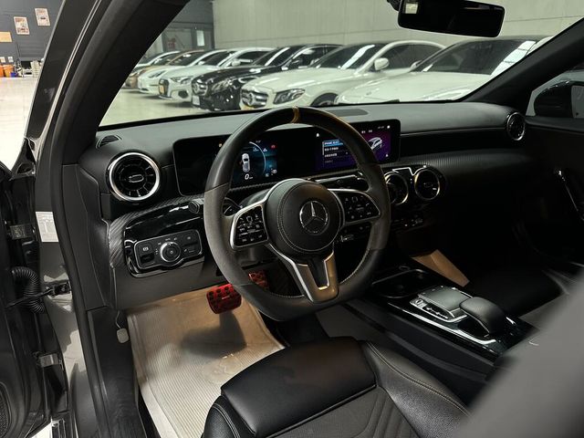 M-BENZ賓士 A180  第5張相片