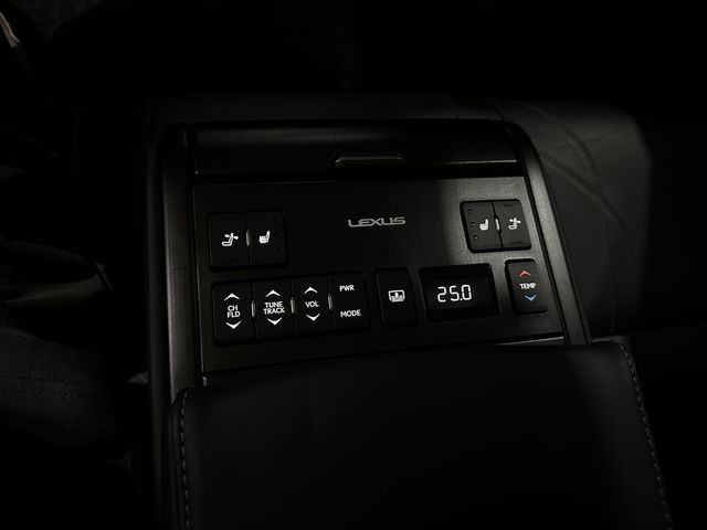 LEXUS凌志 ES300H  第7張相片