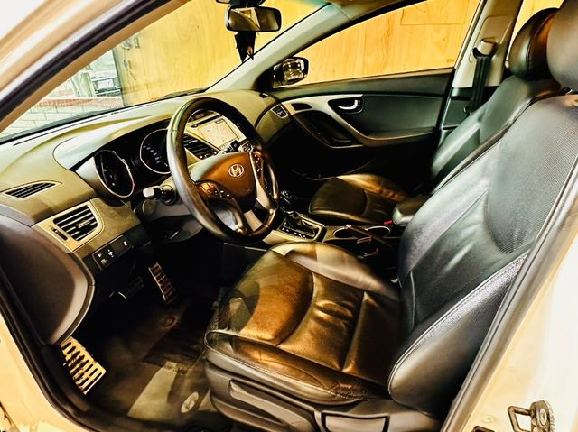 HYUNDAI現代 ELANTRA  第5張相片