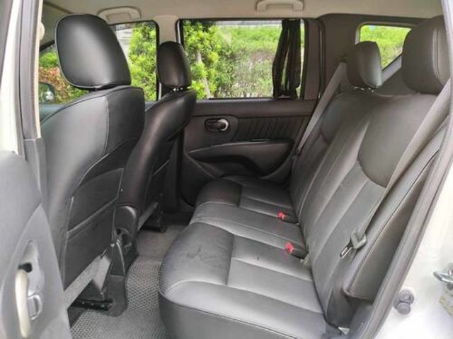 NISSAN日產 LIVINA  第9張相片