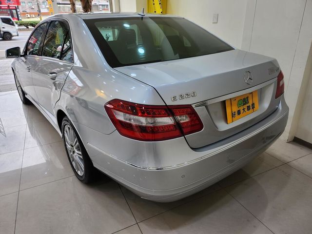 M-BENZ賓士 E220D  第3張相片