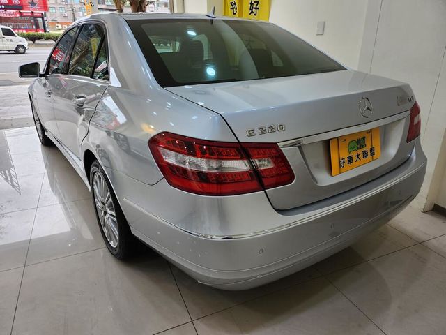 M-BENZ賓士 E220D  第9張相片