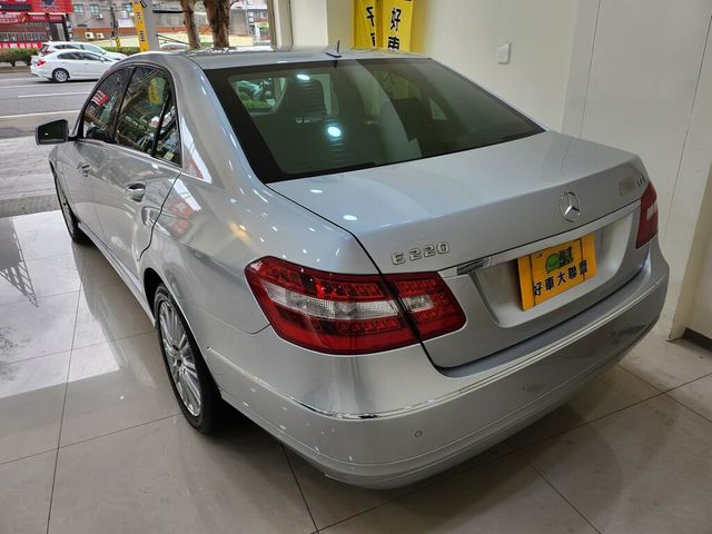 M-BENZ賓士 E220D  第16張相片
