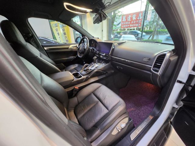 PORSCHE保時捷 CAYENNE  第12張相片