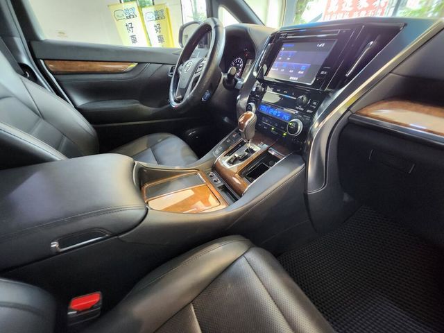 TOYOTA豐田 ALPHARD  第5張相片