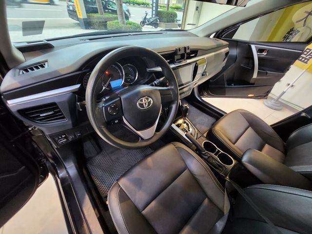 TOYOTA豐田 ALTIS  第6張相片