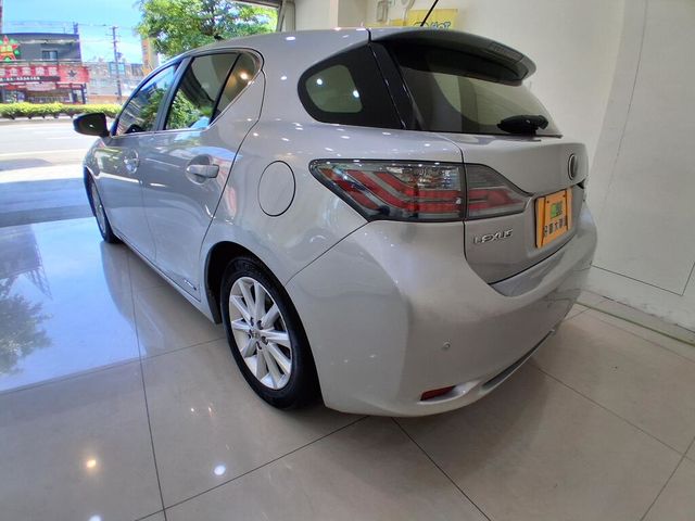LEXUS凌志 CT200H  第12張相片