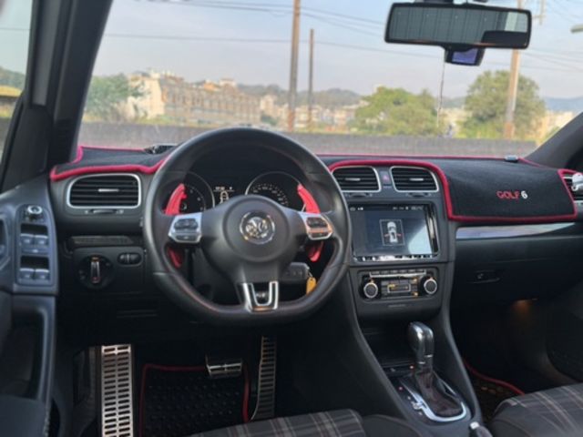 VOLKSWAGEN福斯 GOLF GTI  第5張相片