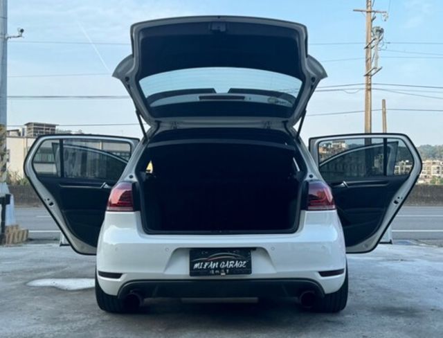 VOLKSWAGEN福斯 GOLF GTI  第7張相片
