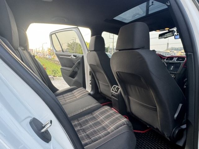 VOLKSWAGEN福斯 GOLF GTI  第15張相片