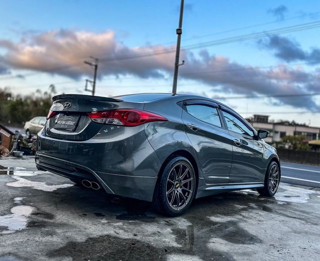 HYUNDAI現代 ELANTRA  第9張相片