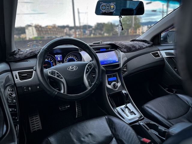HYUNDAI現代 ELANTRA  第13張相片