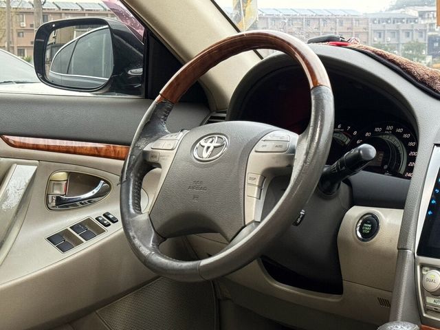 TOYOTA豐田 CAMRY  第13張相片