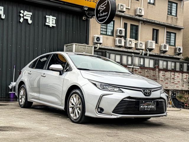 TOYOTA豐田 ALTIS  第3張相片