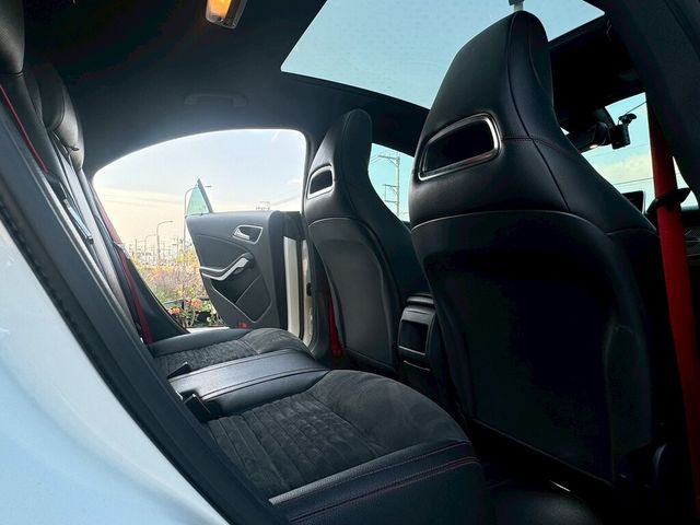 M-BENZ賓士 CLA250  第12張相片