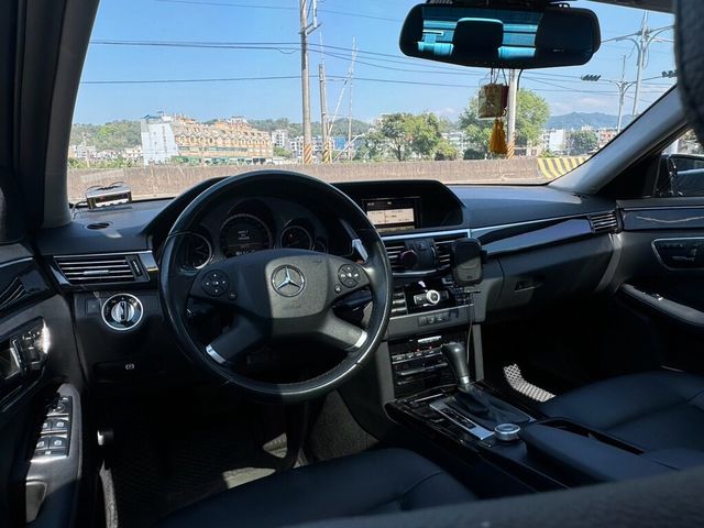 M-BENZ賓士 E250  第7張相片