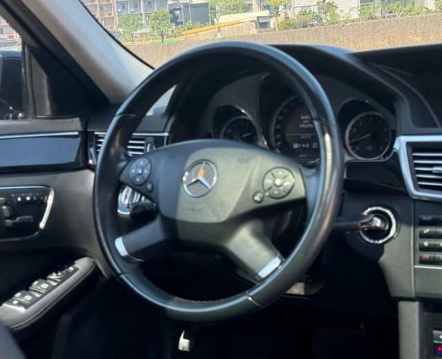 M-BENZ賓士 E250  第8張相片
