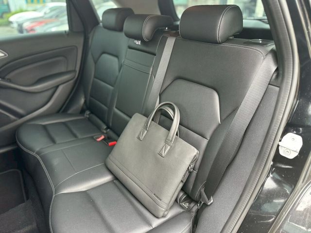 M-BENZ賓士 B180  第8張相片