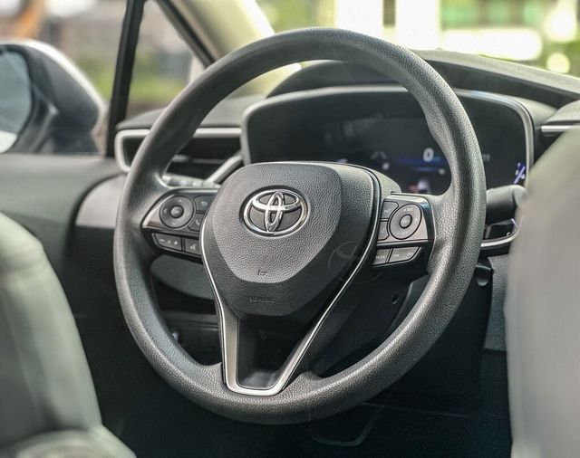 TOYOTA豐田 COROLLA ALTIS HYBRID  第8張相片
