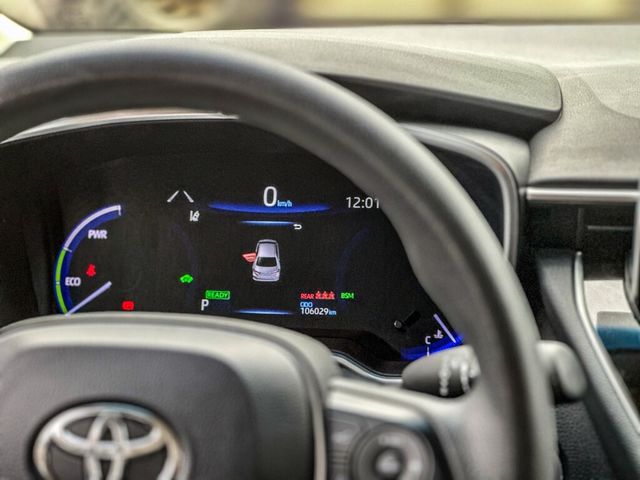 TOYOTA豐田 COROLLA ALTIS HYBRID  第11張相片