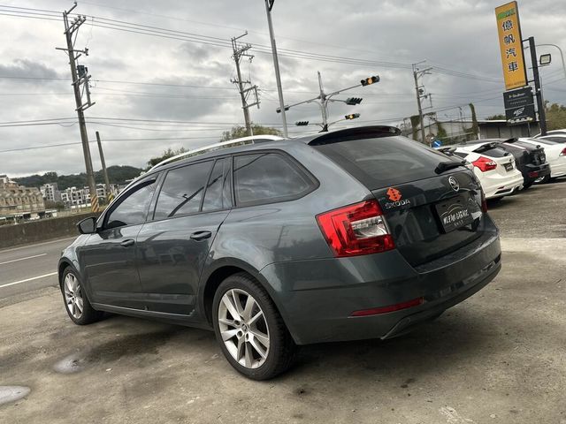 SKODA司科達 OCTAVIA COMBI  第4張相片