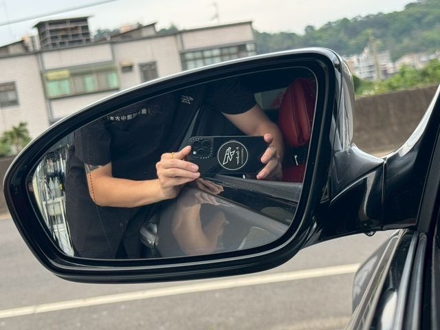 BMW寶馬 M6 COUPE  第6張相片