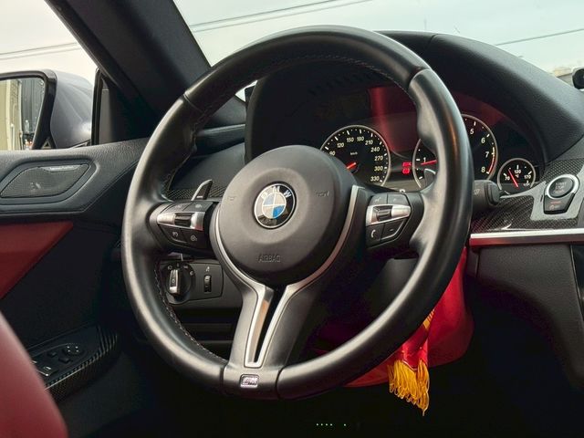 BMW寶馬 M6 COUPE  第9張相片