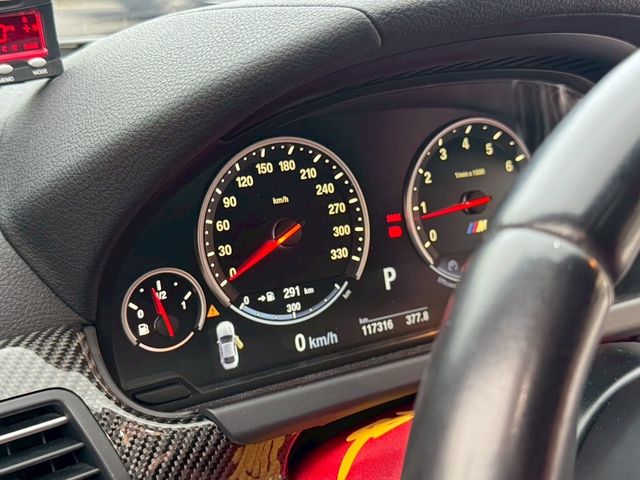 BMW寶馬 M6 COUPE  第10張相片