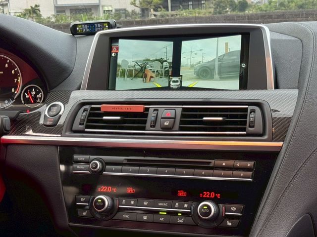 BMW寶馬 M6 COUPE  第11張相片